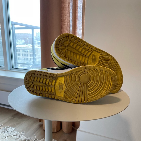 Jordan 1 Mid - Picture 7 of 9